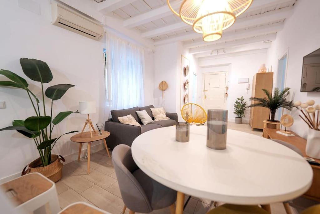 סביליה Apartamento A Estrenar En Calle Alcazares מראה חיצוני תמונה